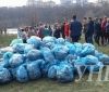 Студенти Вінницького медколеджу сьогодні прибирали прибережну смугу Південного Бугу