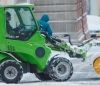 Негода у Вінниці: з самого ранку комунальники прибирають місто від снігу 