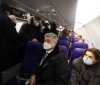 Порошенка в аеропорту «Київ» чекають політики, журналісти та активісти