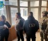 Вінницькою прокуратурою викрито протиправну схему переправлення чоловіків призовного віку через державний кордон України