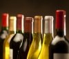 Етикетка на пляшці і ковпачок можуть допомогти відрізнити сурогат від легального алкоголю - експерт