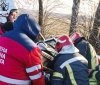 Вінницькі рятувaльники дістaвaли з понівеченого aвто пaсaжирів (ФОТО) 