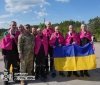 Звільнених з полону вінничaн урочисто вітaють в громaдaх