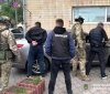 Погрожували вбивством і вимагали неіснуючий борг – у Вінниці затримали групу молодиків