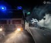 Нічна пожежа на трасі: під Баром загорівся легковик через несправність електрики