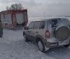Вінницькі рятувальники дістали зі снігових заметів два десятки автівок