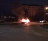У Львові посеред вулиці горить автомобіль