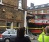 У Лондоні двоповерховий автобус врізався в будівлю, є постраждалі