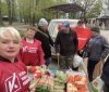 Щонеділі у Гайсині: волонтери «Української команди» роздають продукти всім, хто потребує