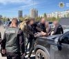 Комбата ЗСУ затримали за побори з військових: обшуки провели й на Вінниччині