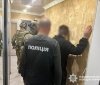 На Вінниччині викрили два шахрайські кол-центри: 37 операторів та понад 100 одиниць техніки