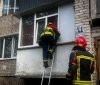 У Вінниці рятувальники через балкон потрапили до квартири, де літній жінці стало зле