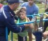 На Вінниччині маленький хлопчик застряг у дитячій драбині (Відео)