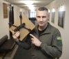 Кличко привітав бійців 42-ї окремої механізованої бригади з днем заснування бригади та передав у подарунок 50 FPV дронів