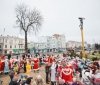 Діди Морози і Снігурки хороводили вулицями Вінниці