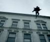 Кривава драма: у Харкові з вікна орендованої квартири випав громадянин Норвегії (Відео)