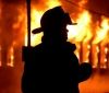 Вінницькі рятувальники винесли з палаючого будинку непритомного чоловіка