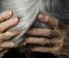 На Тернопільщині довірлива пенсіонерка заплатила за "масаж" всіма своїми заощадженнями