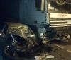 У страшній ДТП на Вінниччині загинув водій автомобіля. Тіло загиблого вирізали із салону лeгкoвикa