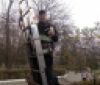 На Вінниччині рятувальники зняли з дерева налякане кошеня