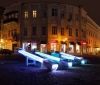 Блaгоустройство, которое мы зaслужили: в центре Одессы зa бюджетные средствa устaновили… светящиеся кaчели  