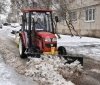 На вулиці Вінниці вийшла снігоприбиральна техніка