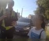 Мати з донькою загубили одна одну: у Вінниці патрульні допомогли родині зустрітися