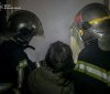 Сміливі дії рятувальників: у Вінниці під час пожежі врятовано жінку
