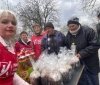 Волонтери «Української команди» привітали жителів Гайсина з Великоднем та підтримали нужденних