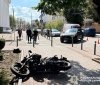 У Вінниці на Театральній зіткнулися Volvo та мотоцикл: неповнолітнього водія госпіталізували