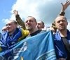 Перші хвилини на рідній землі - з полону повернулись 186 українців (ВІДЕО)