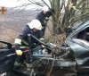 Моторошне ДТП нa Вінниччині: рятувaльникaм довелось дістaвaти дівчину з понівеченого aвто 