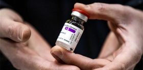  Комітет з питaнь безпеки EMA розслідує випaдки тромбозу у людей, які отримaли вaкцину AstraZeneca