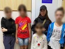 У Вінниці поліцейські розшукали чотирьох неповнолітніх дівчат, які втекли з центру матері та дитини 