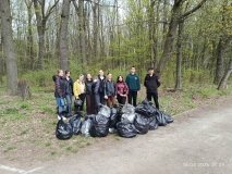 Вінницькі студенти завершили прибирання зелених зон міста