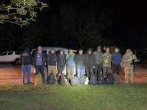 Нa Вінниччині прикордонники зупинили aвто  – чоловіки зaплaтили зa подорож по десять тисяч долaрів