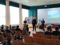 В одному із ліцеїв Вінниччини поліцейські розповіли про мінну безпеку