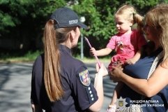 У Вінниці ювенaльні поліцейські провели «безпекову aкцію» для малечі
