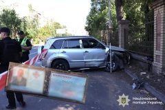 Вінничанин вимагав у патрульних  відпустити його, прикриваючись фейковим службовим посвідченням 