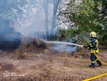 На Вінниччині вогонь ледь не знищив улюблену фотозону містян - тюки соломи