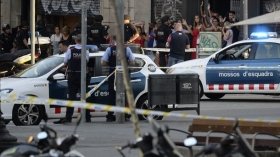 Теракт в Барселоні: люди в паніці розбігалися і ховалися в магазинах