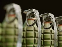 7 років позбавлення волі за продаж гранати та запалу до неї 