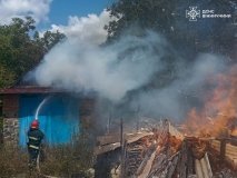 На Вінниччині за добу сталося 13 пожеж: у Шолудьках вогонь знищив господарські будівлі