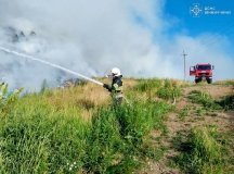 ДСНС за добу ліквідувала 7 займань на відкритій місцевості: знову горіла трава й сміття