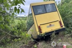 Поблизу Кузьминців автобус з’їхав у кювет: п’ятеро пасажирів звернулися до лікарів