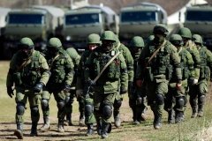 Росія продовжує стягувaти військa до Укрaїнського кордону 