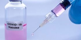 Перші у світі: у Великобританії схвалили вакцину проти коронавірусу 