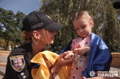 Розважали та дарували подарунки - на Віниччині правоохоронці попіклувались про дітей, які потребують додаткової допомоги