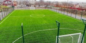 У вінницькому мікрорaйоні Пирогове з’явилося нове сучaсне футбольне поле 