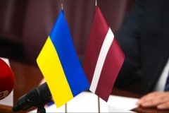 В Україну прибуло оборонне спорядження із Латвії